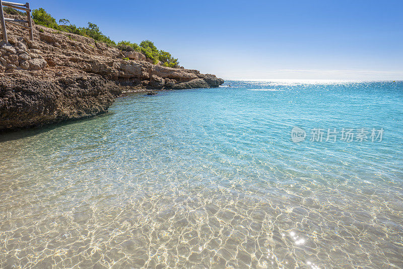 Cala Vidre海滩在Costa dorada Daurada在加泰罗尼亚的塔拉戈纳